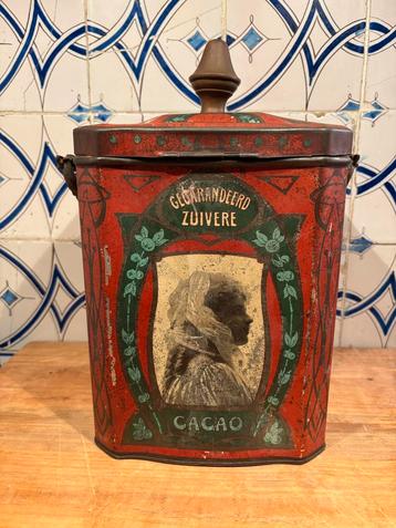 Oud Cacaoblik, begin 1900 beschikbaar voor biedingen