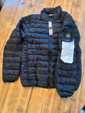 NIEUW! Stone Island donsjas donkergrijs - Maat M, L, XL, 2XL beschikbaar voor biedingen