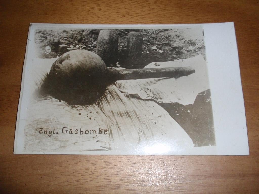 Fotokaart WO1 Engelse Gasbom Munitie Gifgas Militair, Verzenden, Voor 1920, Ongelopen, Politiek en Historie
