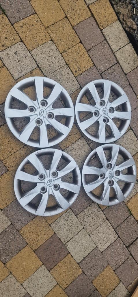Mooi setje originele 13 inch wieldoppen hyundai te koop!, Ophalen