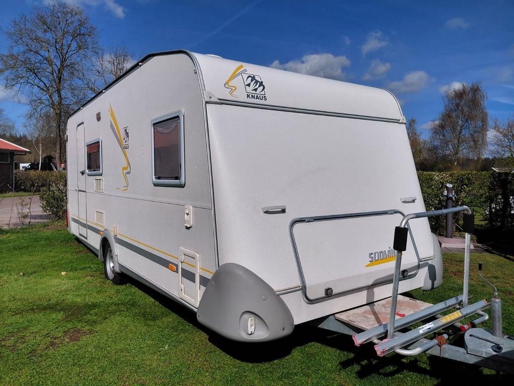 Knaus 500tkm Sudwind Caravan 6 persoons stapelbed, Dwars-stapelbed, Treinzit, Particulier, 5 tot 6 meter