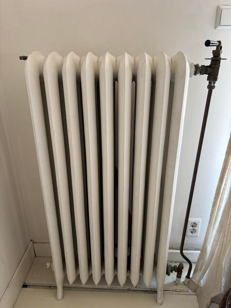 Authentieke jaren '30 gietijzeren radiator antieke radiator, Doe-het-zelf en Verbouw, Verwarming en Radiatoren, Ophalen, Gebruikt