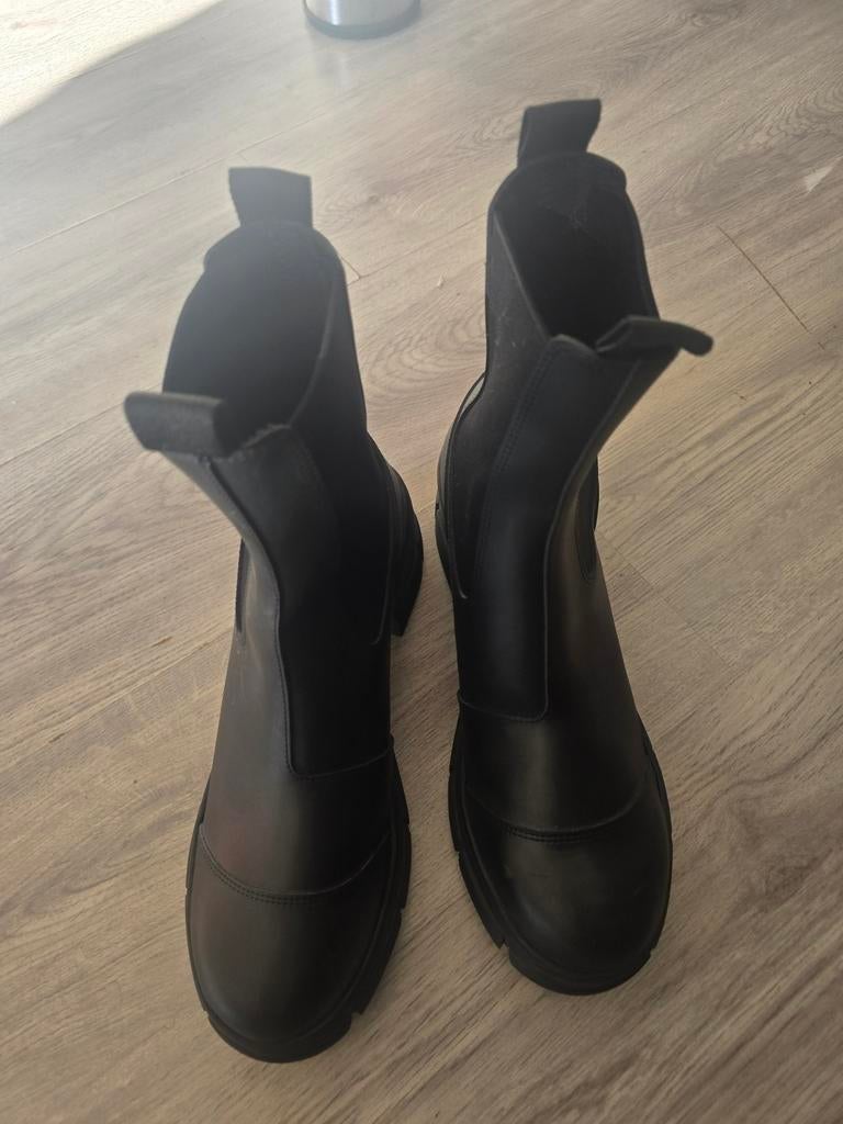 Ganni Chelsea boots maat 40, Kleding | Dames, Ophalen of Verzenden, Zo goed als nieuw, Zwart