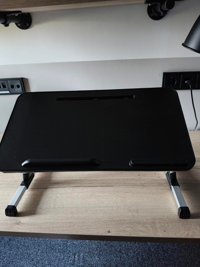 Verstelbare laptoptafel / banktafel - Zwart, Computers en Software, Laptoptafels, Ophalen of Verzenden, Zo goed als nieuw, In hoogte verstelbaar