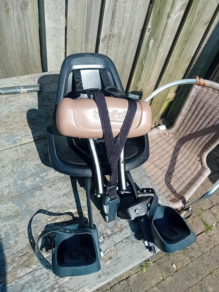 kinderstoeltje bobike voorop + scherm, Fietsen en Brommers, Fietsaccessoires | Fietsstoeltjes, Ophalen, Bo-Bike, Gebruikt, Voetsteuntjes