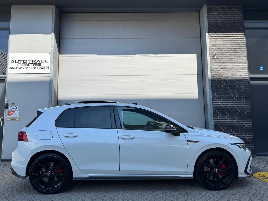 Volkswagen GOLF 2.0 TSI GTI [ Pano | IQ.Light | H&K | 19" |, 4 cilinders, 1984 cc, Wit, Bedrijf