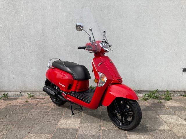 ZEER MOOIE KYMCO LIKE 4 TAKT SNOR SCOOTER ! BOUWJAAR 2016, Fietsen en Brommers, Snorfietsen en Snorscooters, Ophalen, Kymco, Benzine