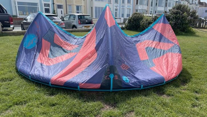 Duotone SLS Dice kite 8m, Watersport en Boten, Kitesurfen, Zo goed als nieuw, Geen board, Ophalen of Verzenden