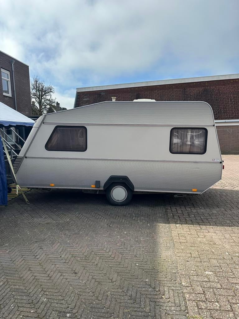 Kip de Luxe KL 42.-T - in uitstekende staat op kenteken, Caravans en Kamperen, Caravans, Standaardzit, Kip, Particulier, Tot en met 4