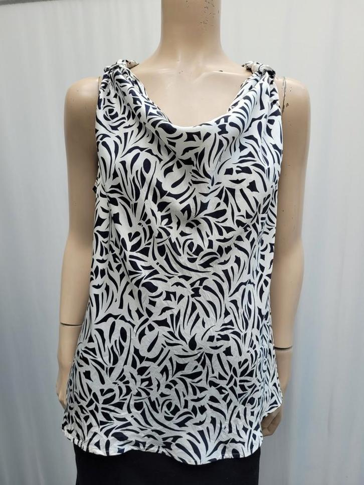 St John zijde/silk zomer top maat L/40, Kleding | Dames, Tops, Zo goed als nieuw, Maat 42/44 (L), Zwart, Zonder mouw, Ophalen of Verzenden