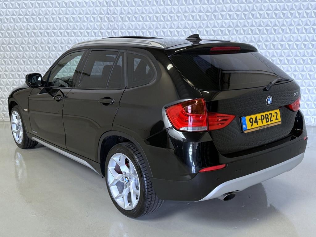 BMW X1 SDrive18i Executive met veel opties! 199.000km (2011), Auto's, BMW, Euro 5, Achterwielaandrijving, Zwart, 4 cilinders