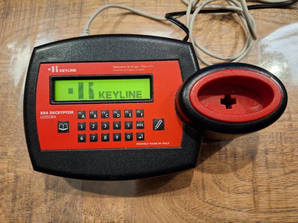 Keyline 884 sleutelmachine, Ophalen of Verzenden, Gebruikt, Elektrisch