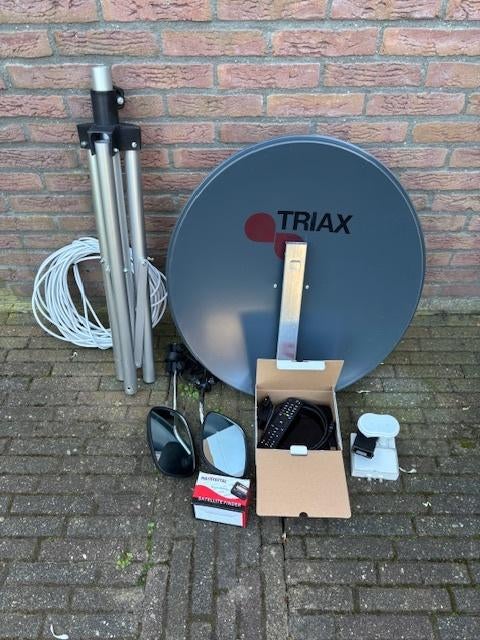 Schotelantenne met toebehoren, Ophalen of Verzenden, Gebruikt, (Schotel)antenne-accessoires, Overige merken