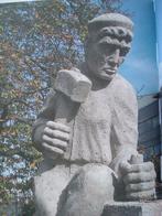 Ik ben een stenenbikker. Peter de Jong (1920 - 1990)., Beeldhouwkunst, Ophalen of Verzenden, Zo goed als nieuw, Jan J.B. Kuipers