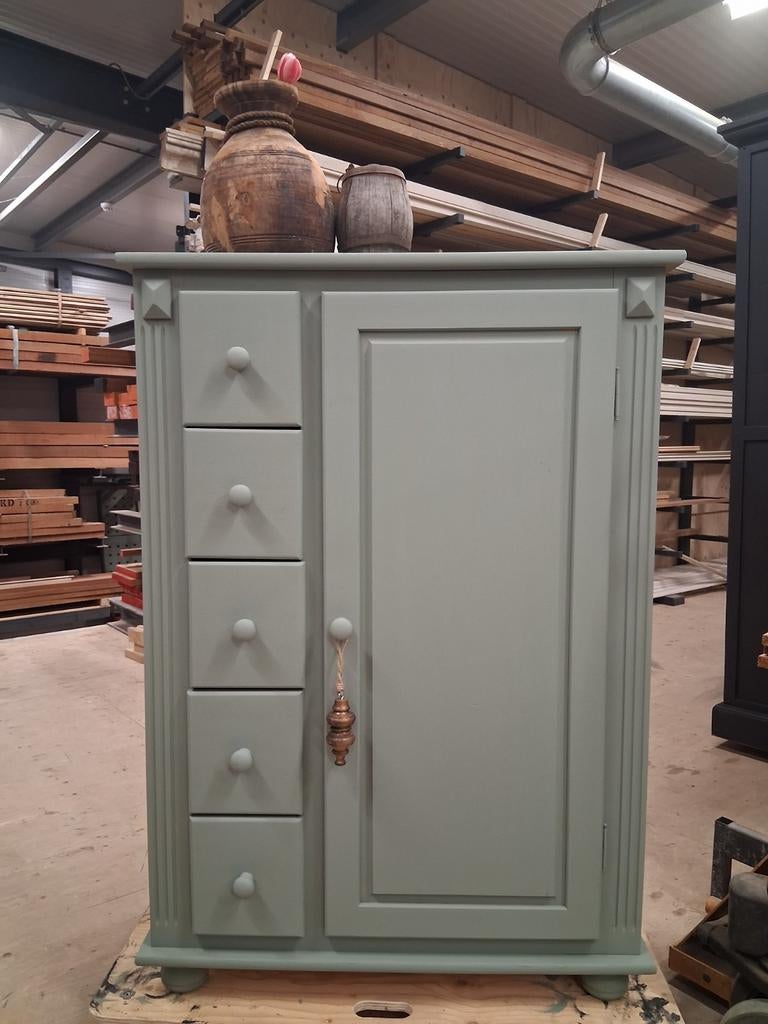 Meidenkast spekkast schoenenkast kledingkast, Ophalen, 50 tot 70 cm, 105 cm of meer, 100 cm of meer