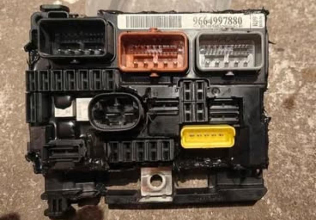 BSM Zekeringkast voor Citroën & Peugeot - 9664997880, Ophalen of Verzenden, Gebruikt, Citroën