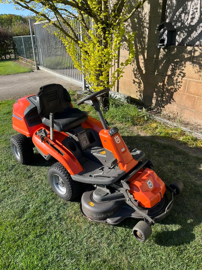 Husqvarna rider R214C zitmaaier, Ophalen, Zo goed als nieuw, Elektrische starter, 90 tot 120 cm
