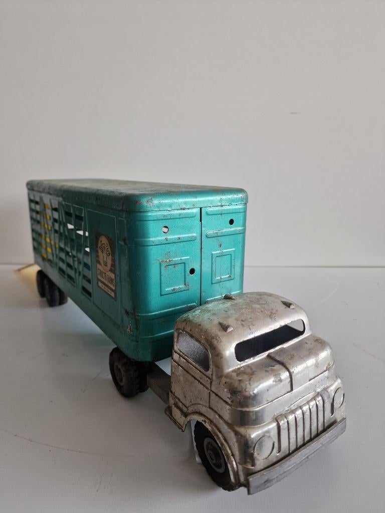 Structo 50 jaren metalen veetransport