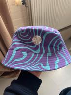 Van Tina Festival 2024 Bucket Hat - Gesigneerd door Quinn &, Ophalen, Nieuw, One size fits all, Hoed