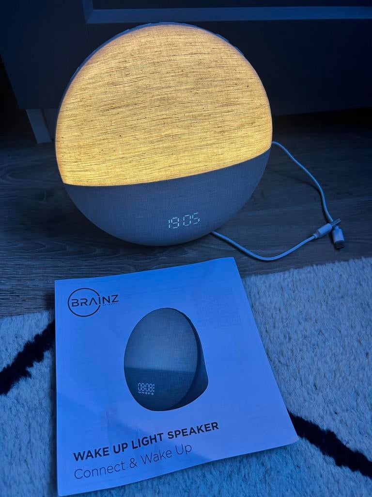 Zgan Beige Brainz wake up light speaker wekker oplaadbaar, Witgoed en Apparatuur, Ophalen of Verzenden, Gebruikt, Digitaal