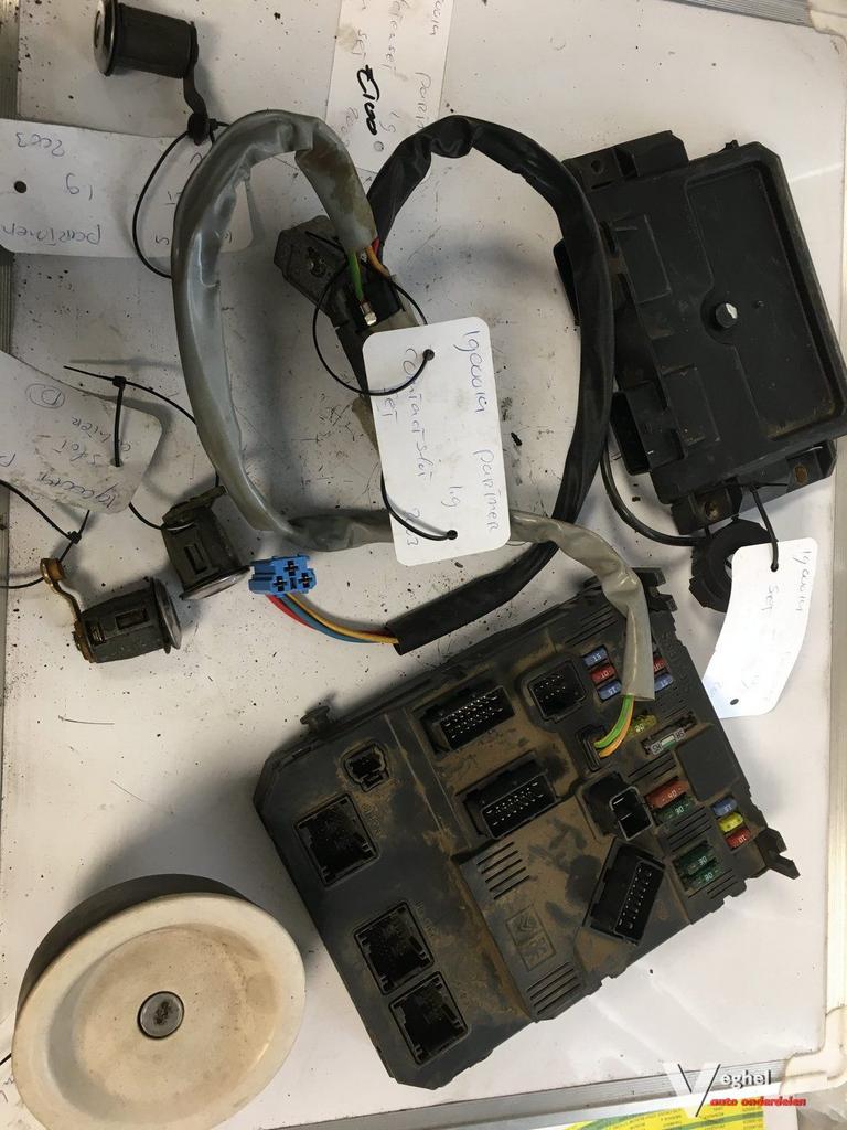Peugeot Partner 1.9 2003 Contactslot met ECU en sloten, Auto-onderdelen, Gebruikt, -, -, Ophalen of Verzenden