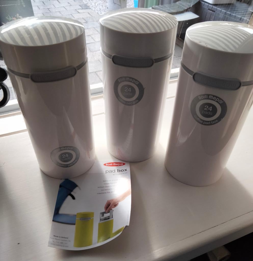 Voorraad busjes koffiepads, Huis en Inrichting, Keuken | Keukenbenodigdheden, Kunststof, Nieuw, Ophalen of Verzenden, Voorraadpot