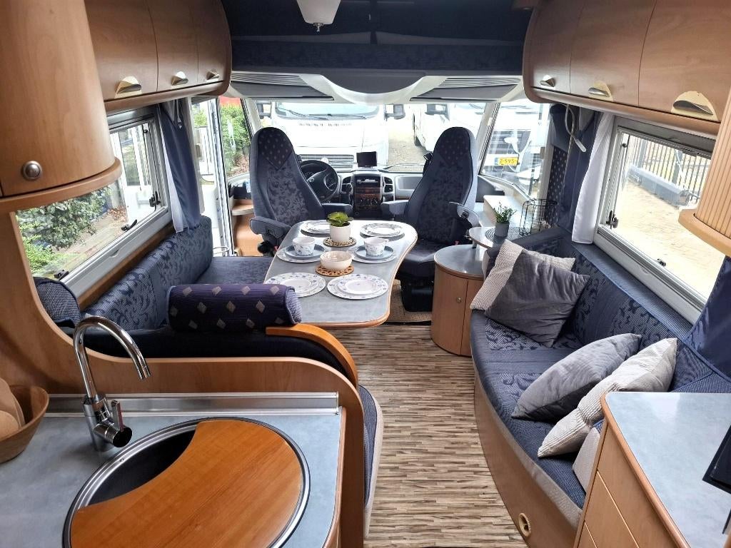 Burstner Elegance integraal camper van 2003, Caravans en Kamperen, Campers, Integraal, Luifel, Ringverwarming, Fiat