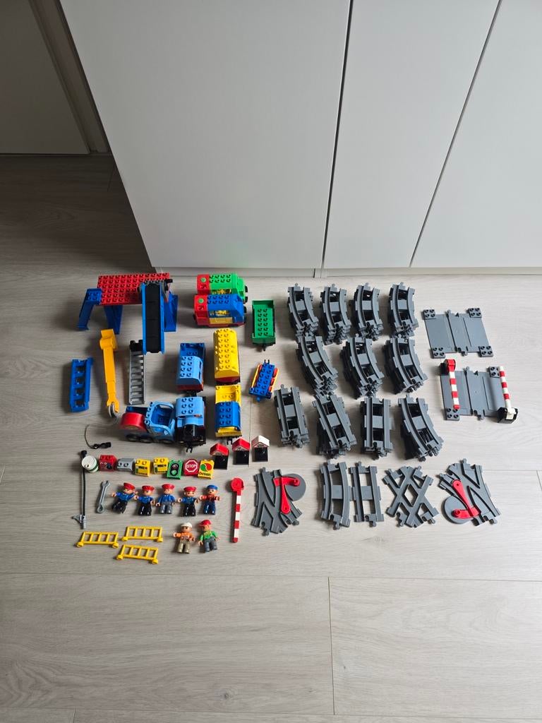 Mega grote LEGO Duplo trein set met 2 elektrische treinen, Gebruikt, Inclusief extra onderdelen, Ophalen of Verzenden, Duplo