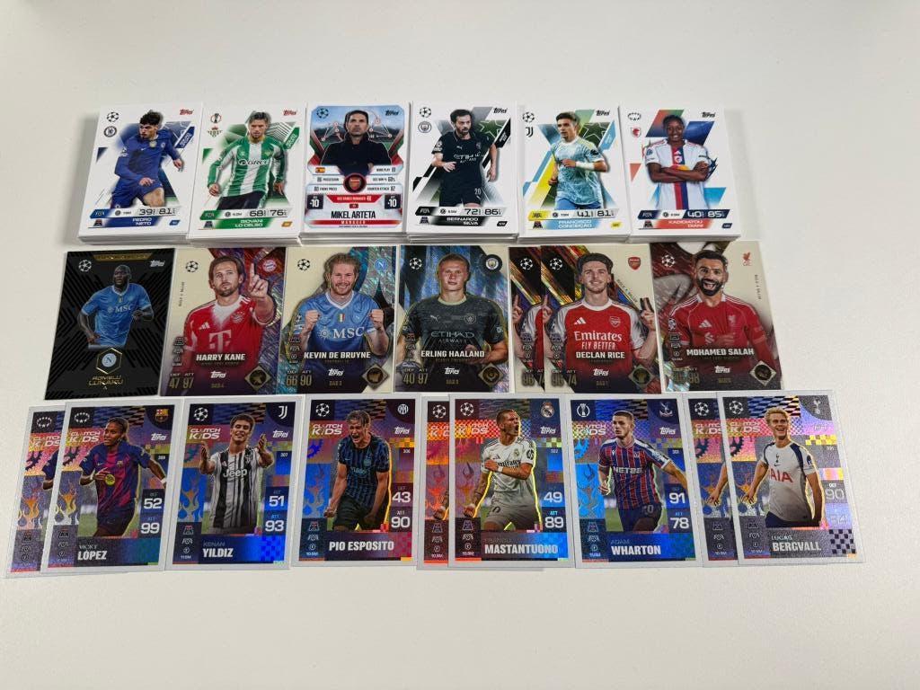 lot van 770 kaarten van Topps Match Attax Extra 2026 - Bulk, Ophalen of Verzenden, Nieuw, Buitenlandse clubs, Poster, Plaatje of Sticker