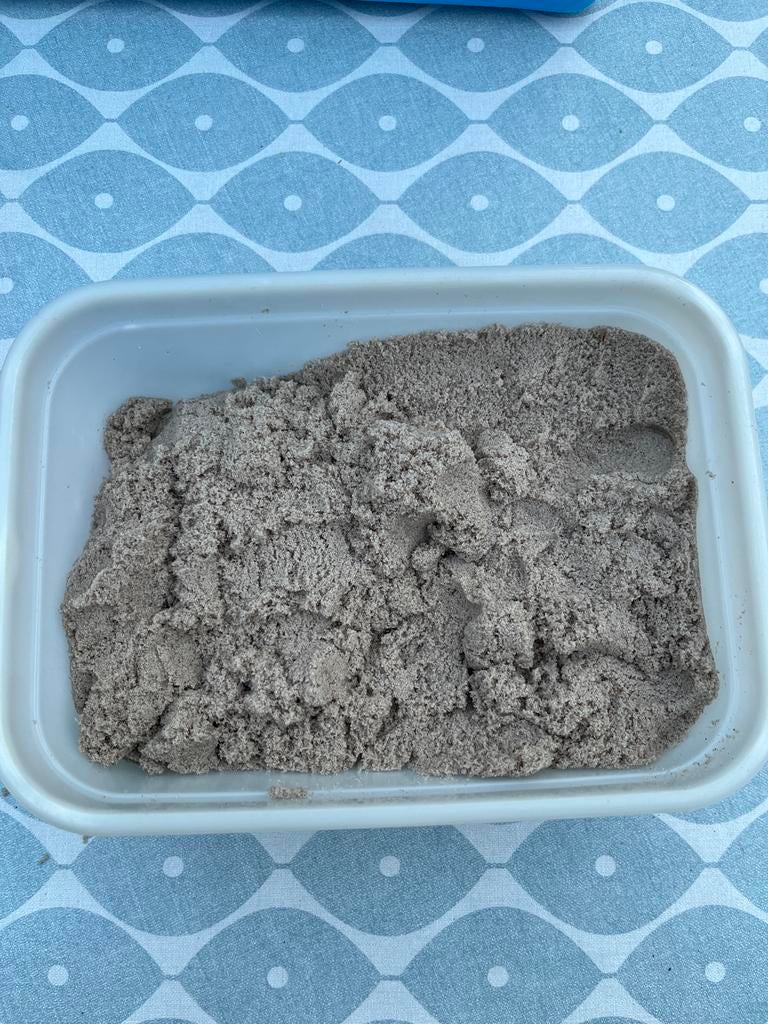 Kinetisch zand in bak - perfect voor creatief spel, Ophalen of Verzenden, Zo goed als nieuw