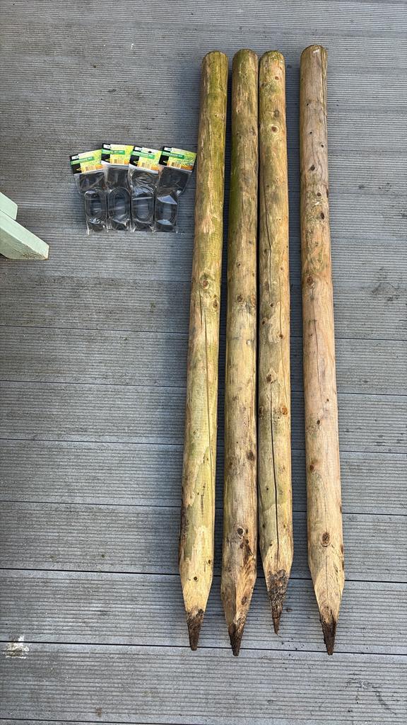 Houten palen en banden voor versteviging van jonge bomen, Tuin en Terras, Palen, Balken en Planken, Ophalen of Verzenden, Zo goed als nieuw