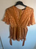 Okergele playsuit met goudkleurige stippen, Kleding | Dames, Ophalen of Verzenden, Zo goed als nieuw, Maat 36 (S), Geel