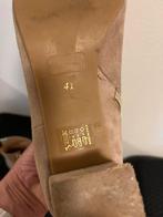 Mooie korte suède dames laarzen, Ophalen of Verzenden, Gedragen, Beige, Lage of Enkellaarzen