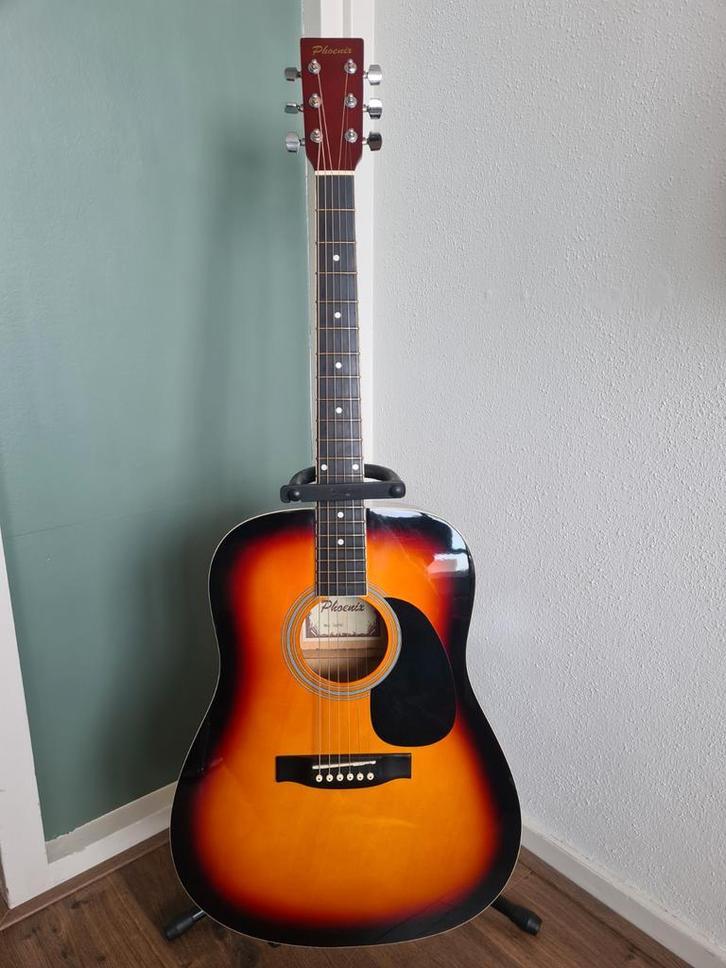 Phoenix western gitaar, Muziek en Instrumenten, Snaarinstrumenten | Gitaren | Akoestisch, Gebruikt, Western- of Steelstringgitaar