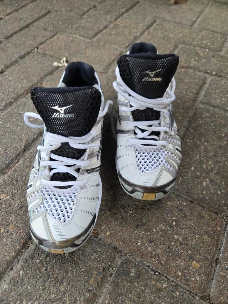 Volleybalschoenen, Sport en Fitness, Korfbal, Ophalen of Verzenden, Schoenen