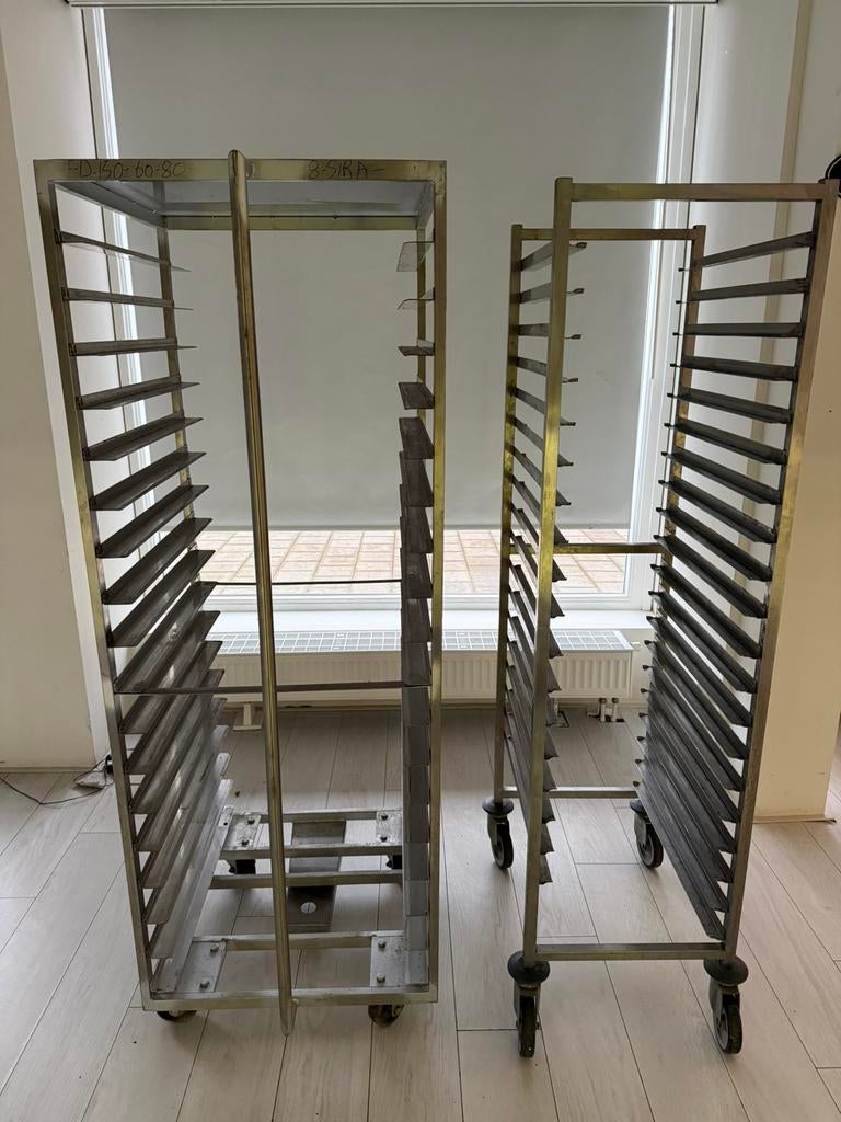 2 x RVS Regaalwagen, Huis en Inrichting, Ophalen, Zo goed als nieuw