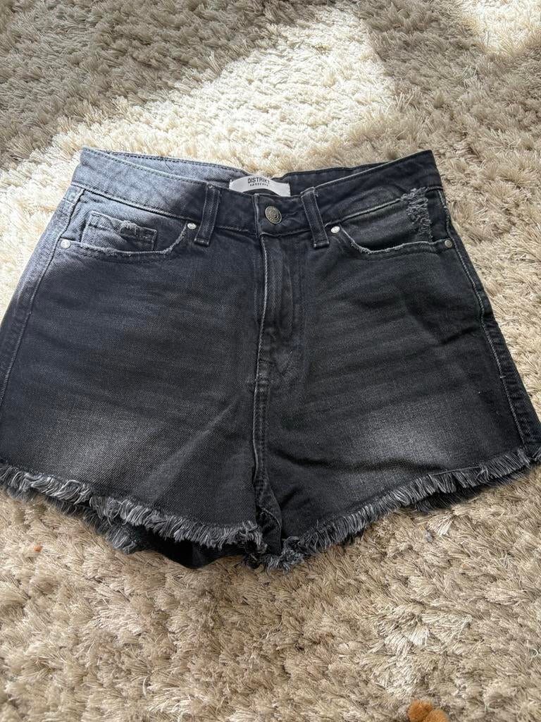 DISTRIKT NØRREBRO Zwarte Denim Shorts XS, Kort, Zwart, Ophalen of Verzenden, Zo goed als nieuw