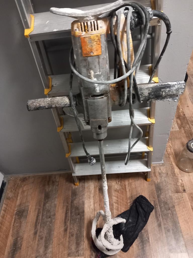 Betonmixer / Verfmenger - Gebruikt maar functioneel, Doe-het-zelf en Verbouw, Betonmolens, Ophalen, Gebruikt