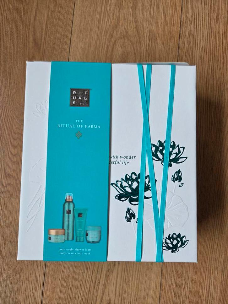 Rituals of Karma pakket M, Sieraden, Tassen en Uiterlijk, Uiterlijk | Lichaamsverzorging, Nieuw, Bad & Douche, Ophalen of Verzenden