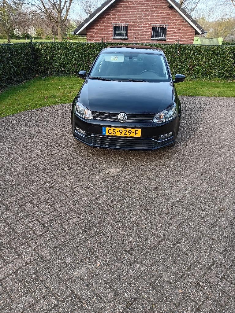 Volkswagen Polo 1.2 TSI 66KW 2015 Zwart, Auto's, Volkswagen, Stof, 40 €/maand, Zwart, 4 cilinders