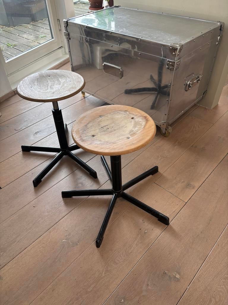 Nostalgische schoolkrukken - Set van 2, Ophalen, In hoogte verstelbaar, Gebruikt, Hout