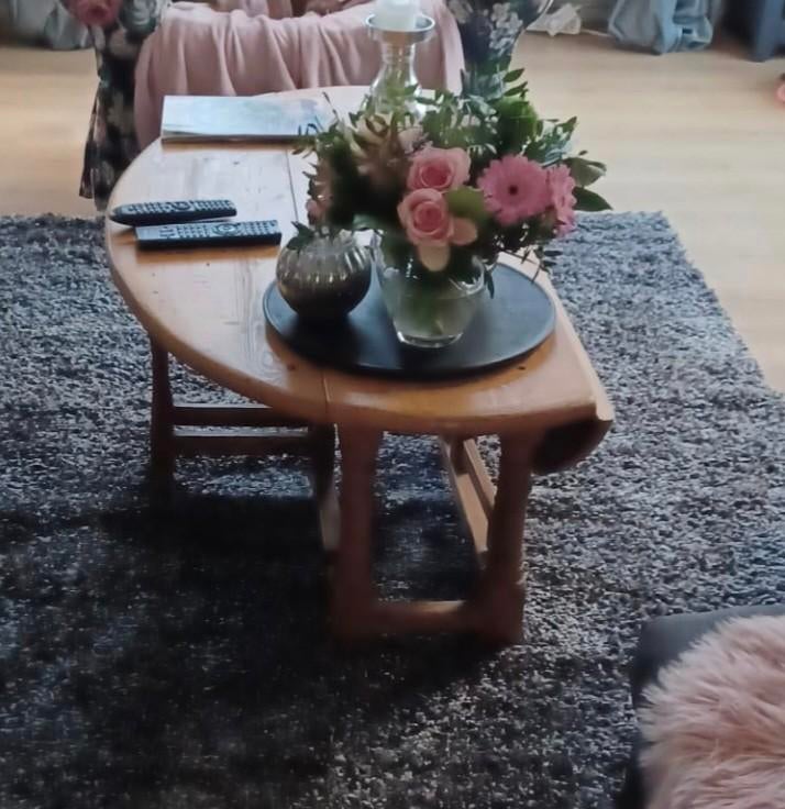 Antieke gateleg/hangoor salontafel, Ophalen