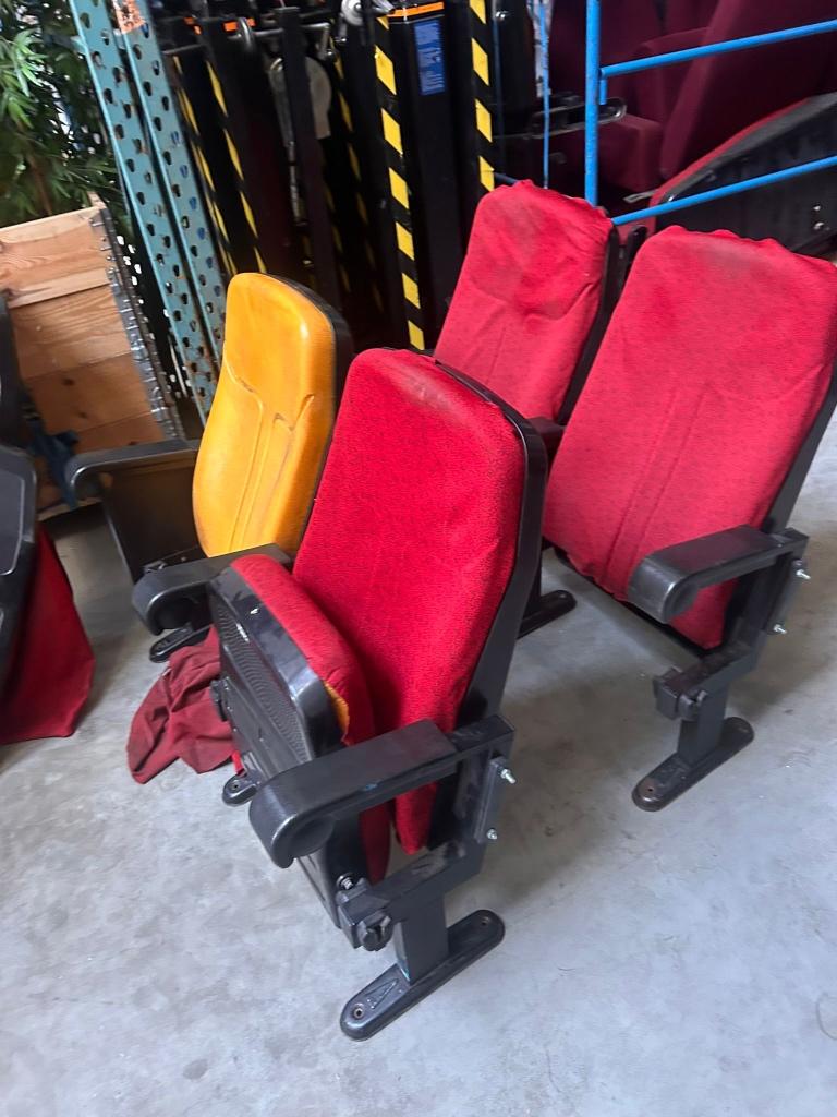 10 Bioscoop stoelen te koop, Ophalen, Gebruikt, Bioscoop, Overige materialen