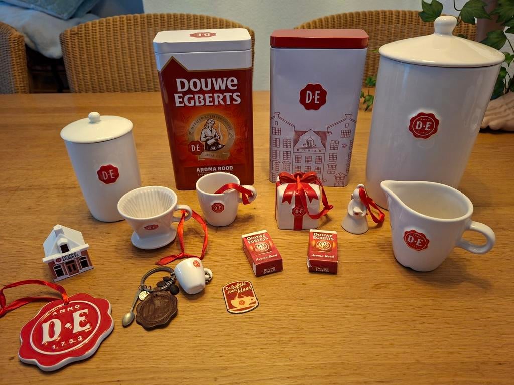 Douwe Egberts verzameling: blikken, servies en meer, Ophalen of Verzenden, Gebruikt