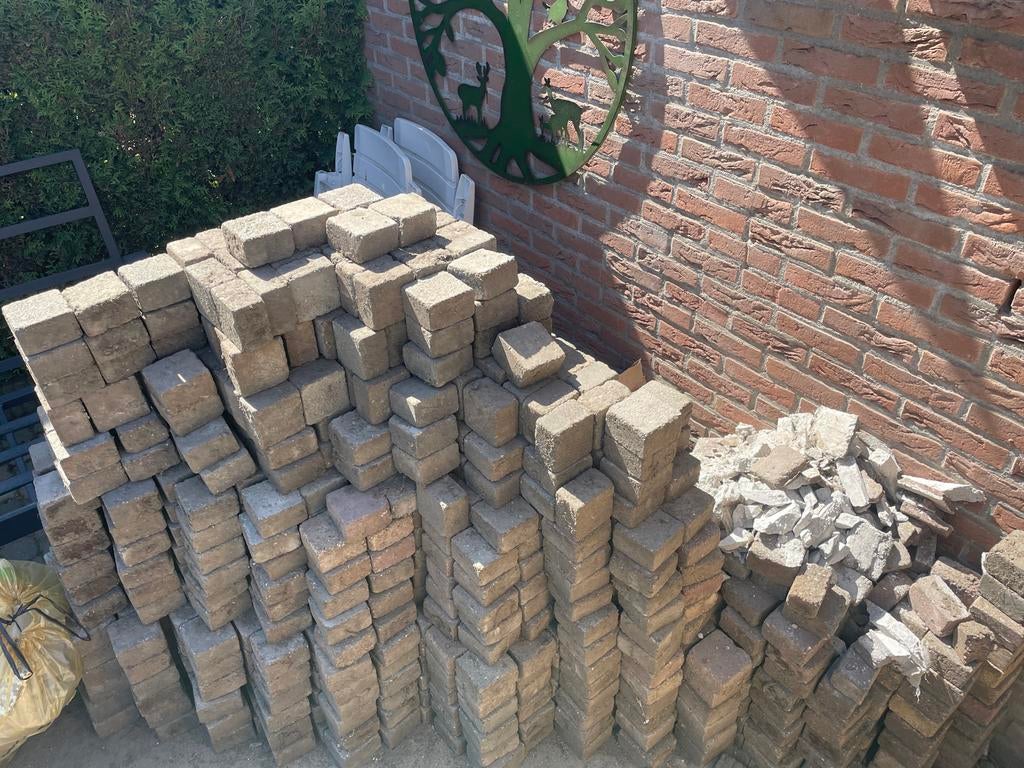 Gratis 12m2 klinkers 10x10 met opsluitbanden, Ophalen, Gebruikt, Klinkers, 10 m² of meer