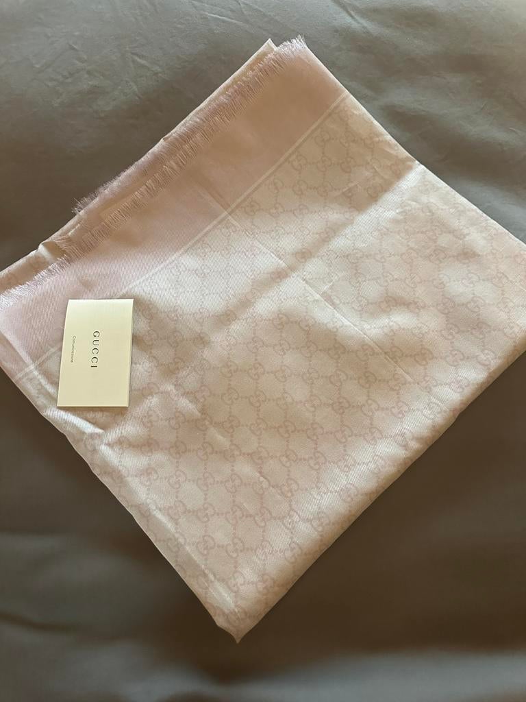 Gucci sjaal, Kleding | Dames, Mutsen, Sjaals en Handschoenen, Ophalen of Verzenden, Zo goed als nieuw