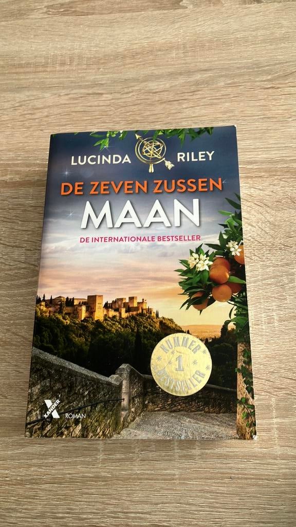 De zeven zussen, Maan, Ophalen of Verzenden, Zo goed als nieuw