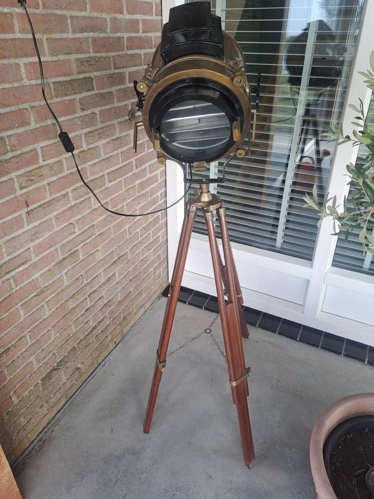 Vintage Scheepslamp op Houten Statief - Maritieme Spotlight, Antiek en Kunst, Antiek | Lampen, Ophalen