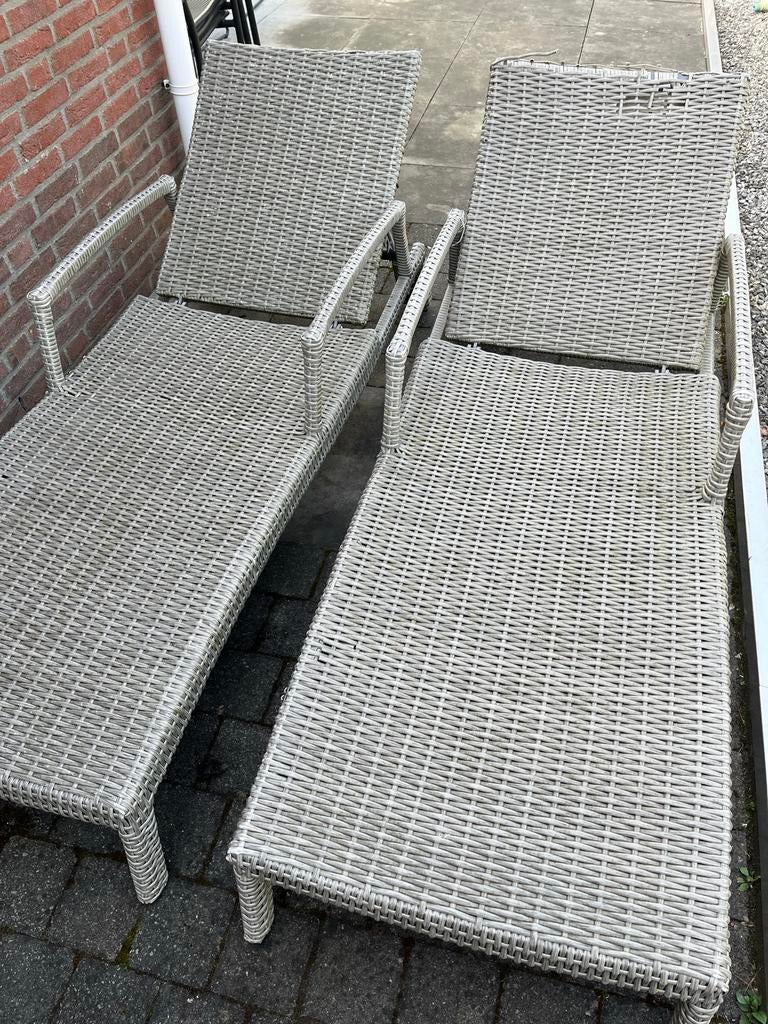 2 Wicker ligbedden - Verstelbaar en comfortabel, Tuin en Terras, Ligbedden, Ophalen, Gebruikt, Wicker, Verstelbaar