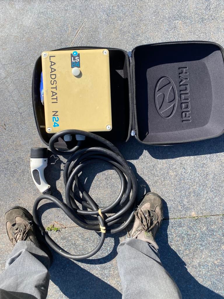 Schneider oplader, Ophalen, Zo goed als nieuw, Laadpaal